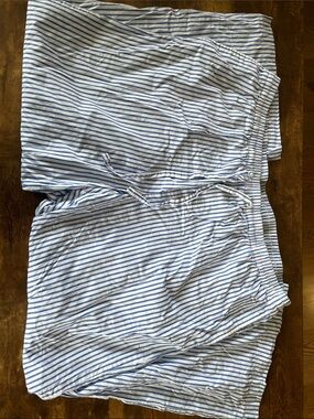 H&M Blue and White Striped Men’s Drawstring Hybrid Shorts
